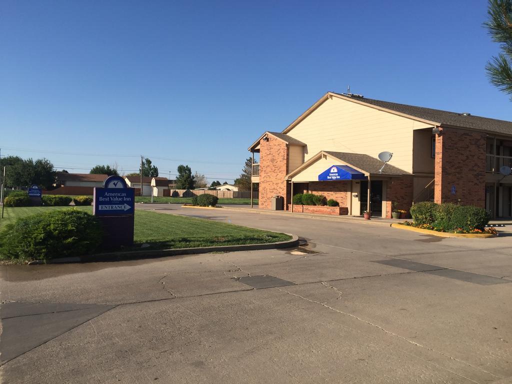 Americas Best Value Inn - Garden City Esterno foto