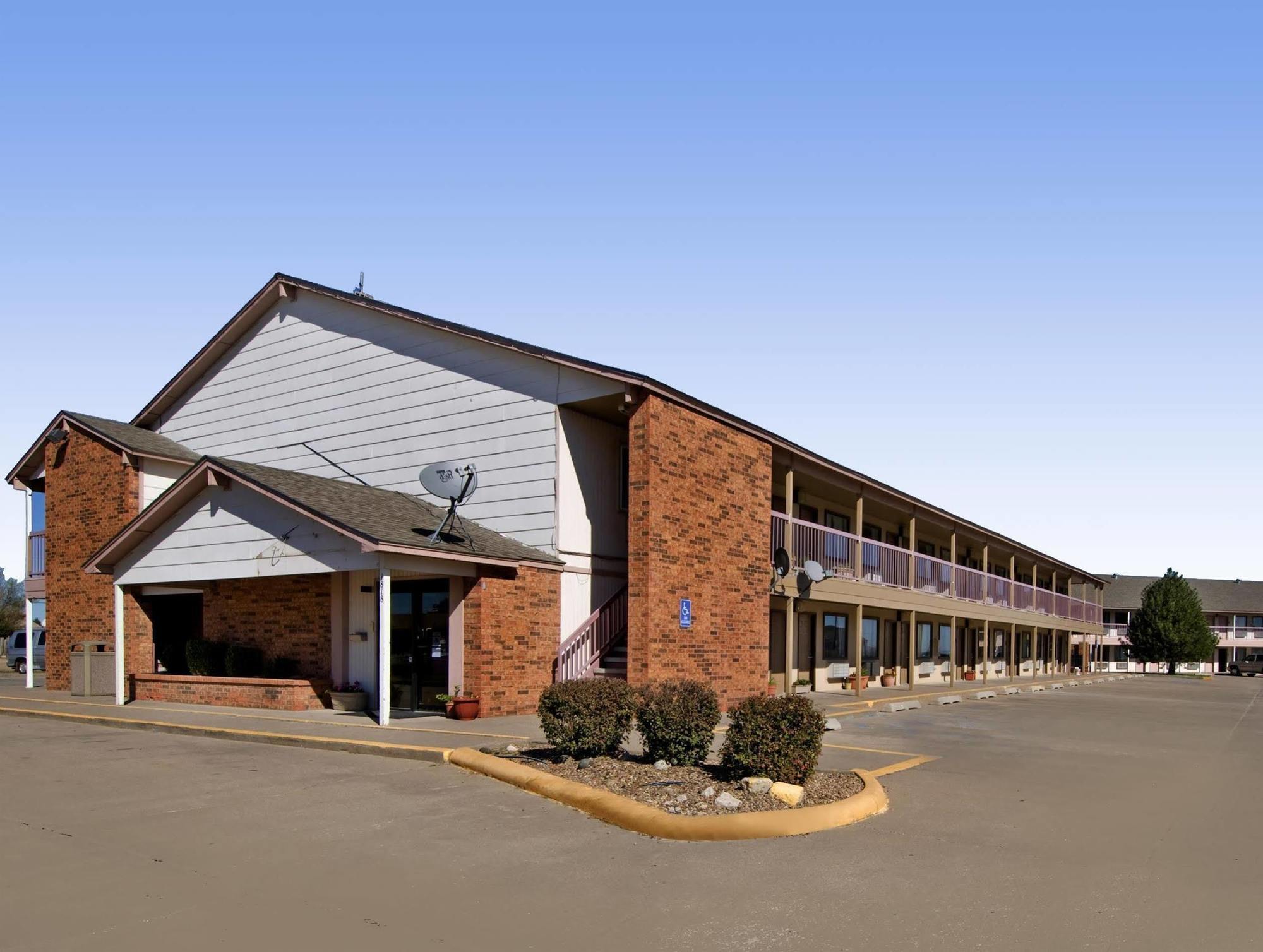 Americas Best Value Inn - Garden City Esterno foto