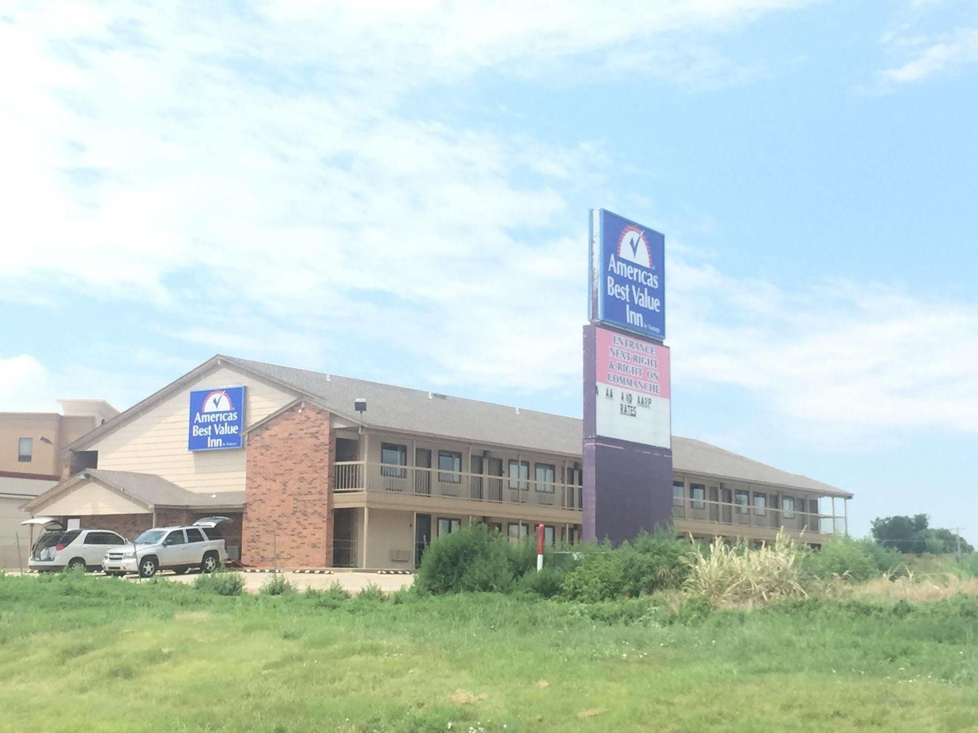 Americas Best Value Inn - Garden City Esterno foto